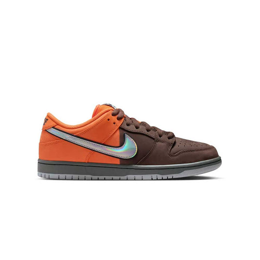 SB Dunk Low Pro (Safety Orange/ Wolf Grey)